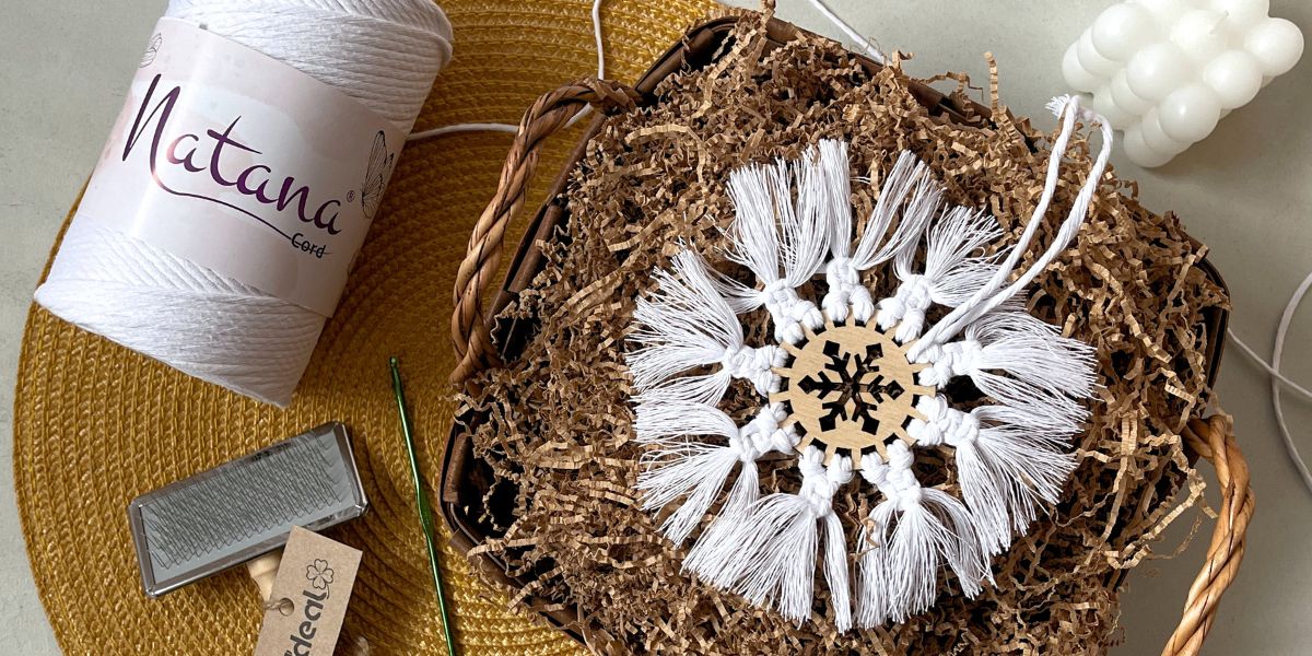 Sněhová vločka ve stylu macrame